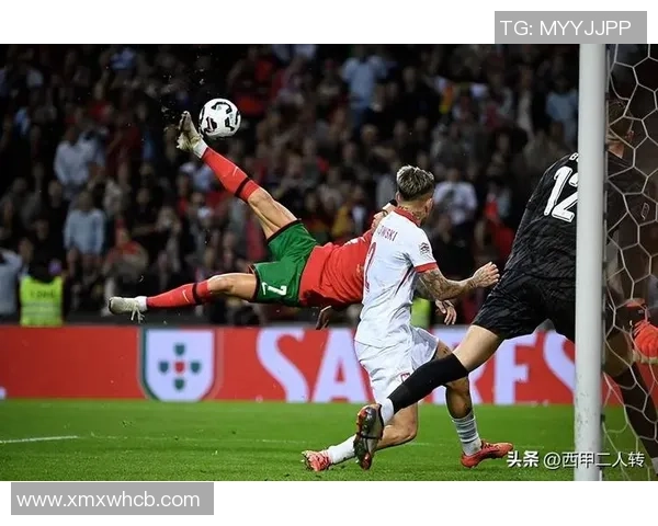 世界超级球星足球赛精彩倒钩进球震撼全场掀起热潮